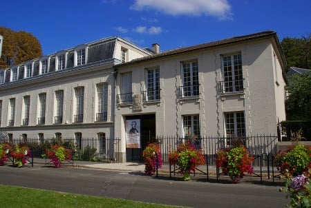 Cultural Center De Bry-Sur-Marne / Arts Center De Malestroit 2